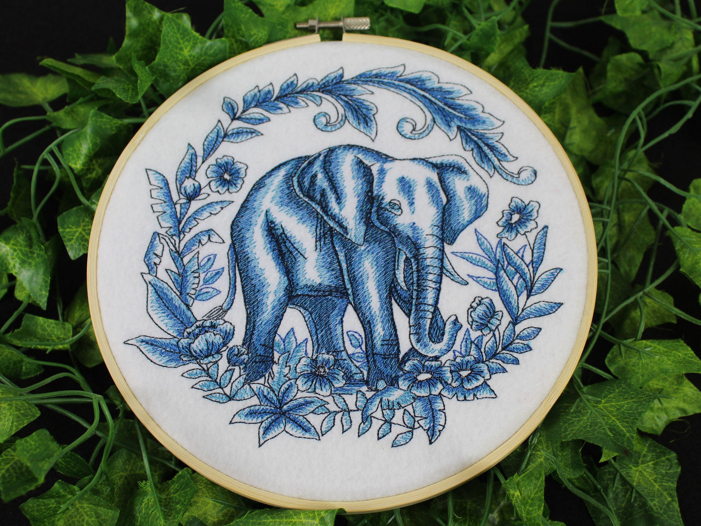 Delft Blue Elephant Hoop, African Elephant, Gift for Mum, Safari Wall Deco, Elephant Lovers Gift, Safari Themed Gift, Fathers Day Gift