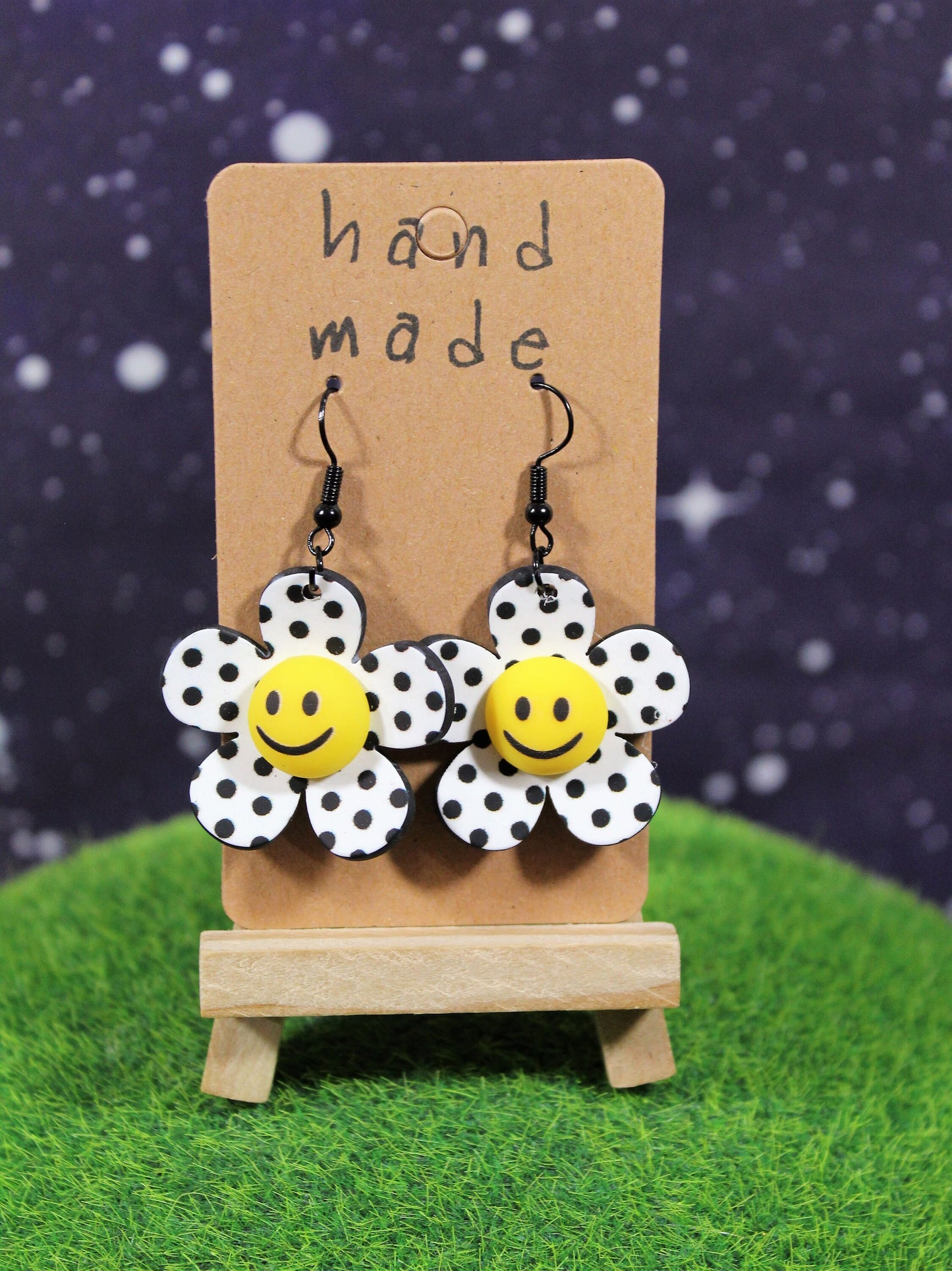 Smiley Face Flower Earrings, Manic Flower Earrings, Flower Power, Festival Earrings, Bohemian Earrings. Easter Basket, Face Earrings, Easter