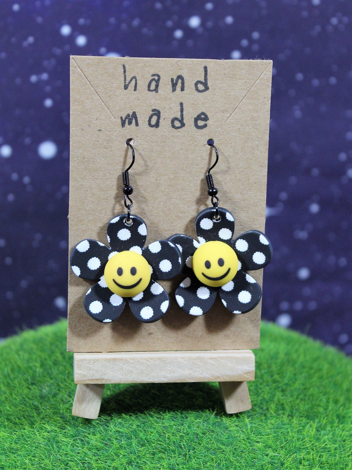 Smiley Face Flower Earrings, Manic Flower Earrings, Flower Power, Festival Earrings, Bohemian Earrings. Easter Basket, Face Earrings, Easter