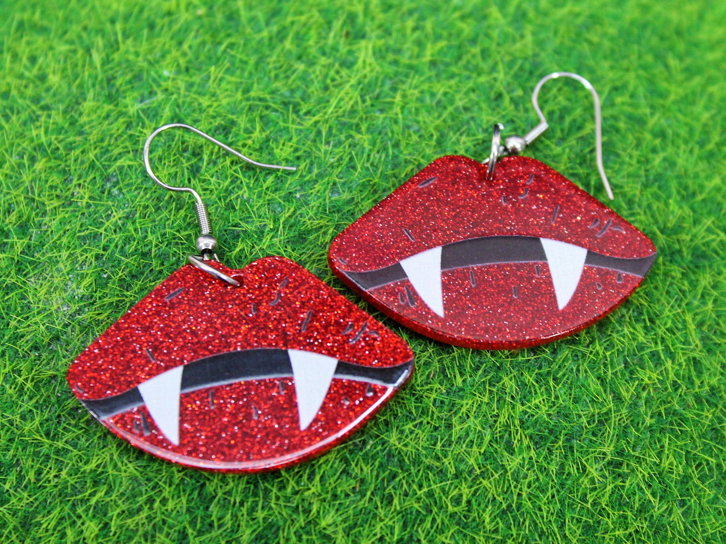 Vampire Teeth Earrings, Vampire Lips,  Earrings, Horror Earrings, Spooky Earrings, Goth Earrings, Glitter Earrings, Vampire costume