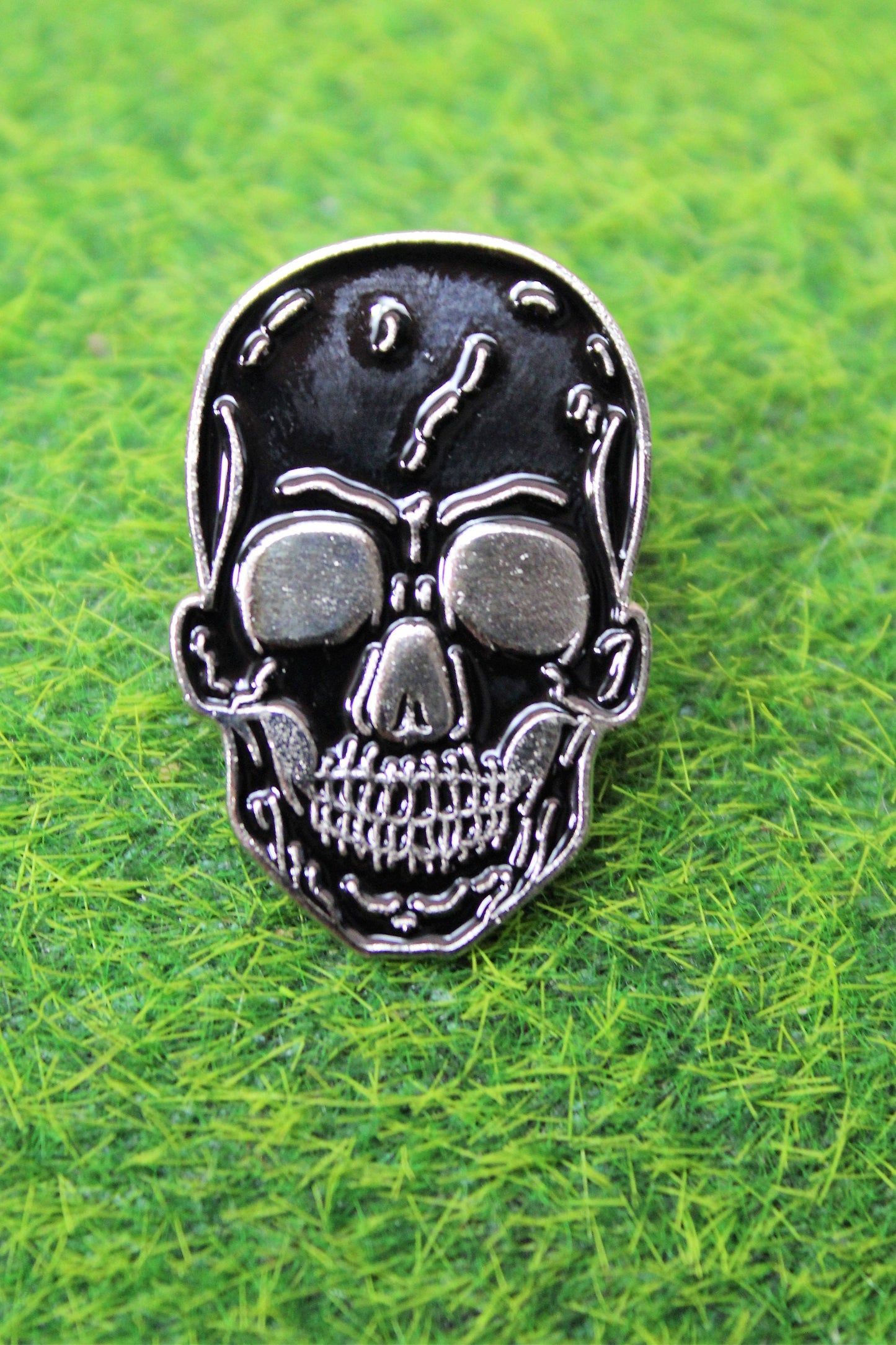 Black Skull Pin Badge, Silver Skull Badge, Gold Skull Pin, Gothic Enamel Pin, Punk Accessories, Gift for Him, Brooch, Skull Pin