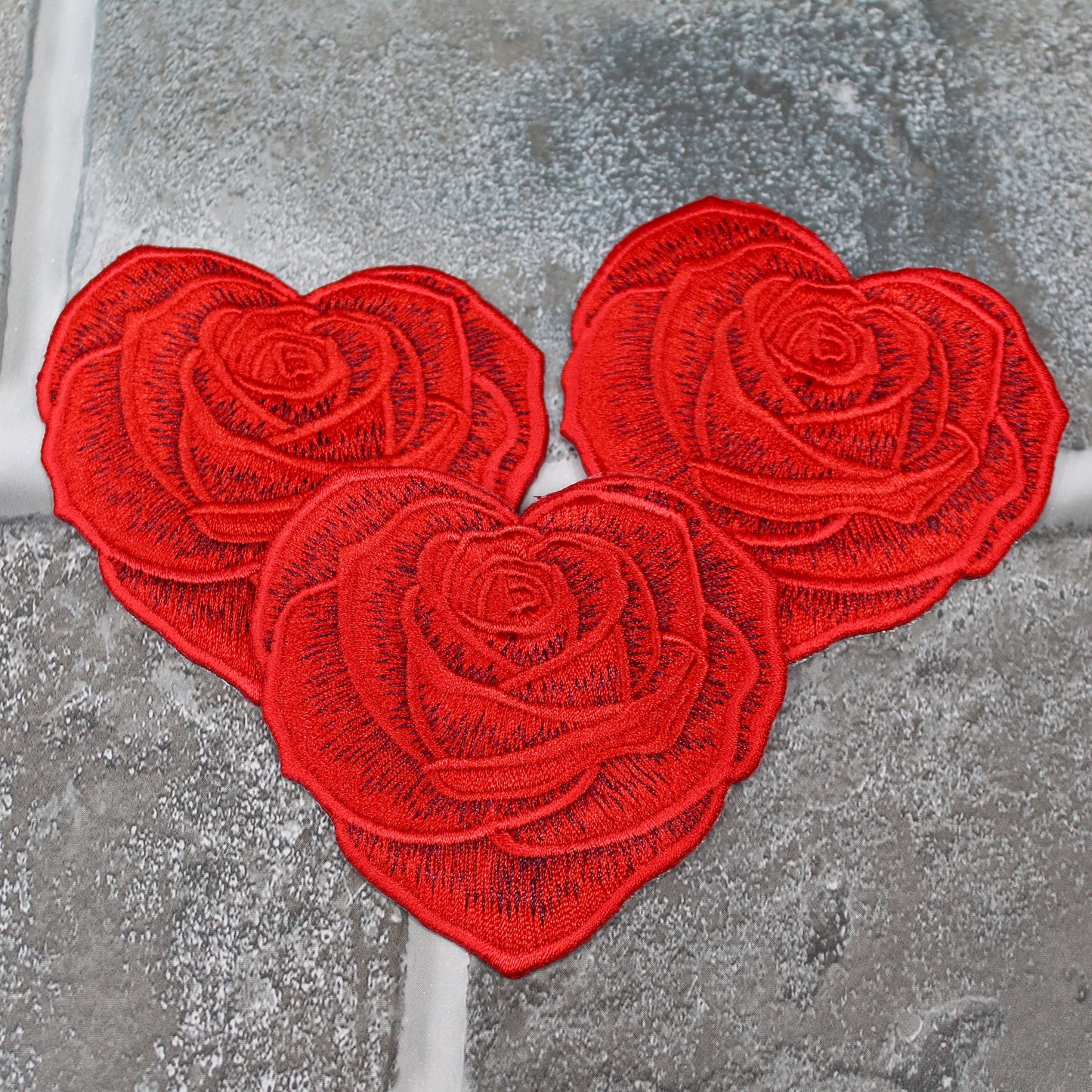 Heart Rose Clothing Patch, Floral Applique, Sew-on Patch, Embroidered Patch, DIY Fashion, Clothing Decoration, Christmas Rose